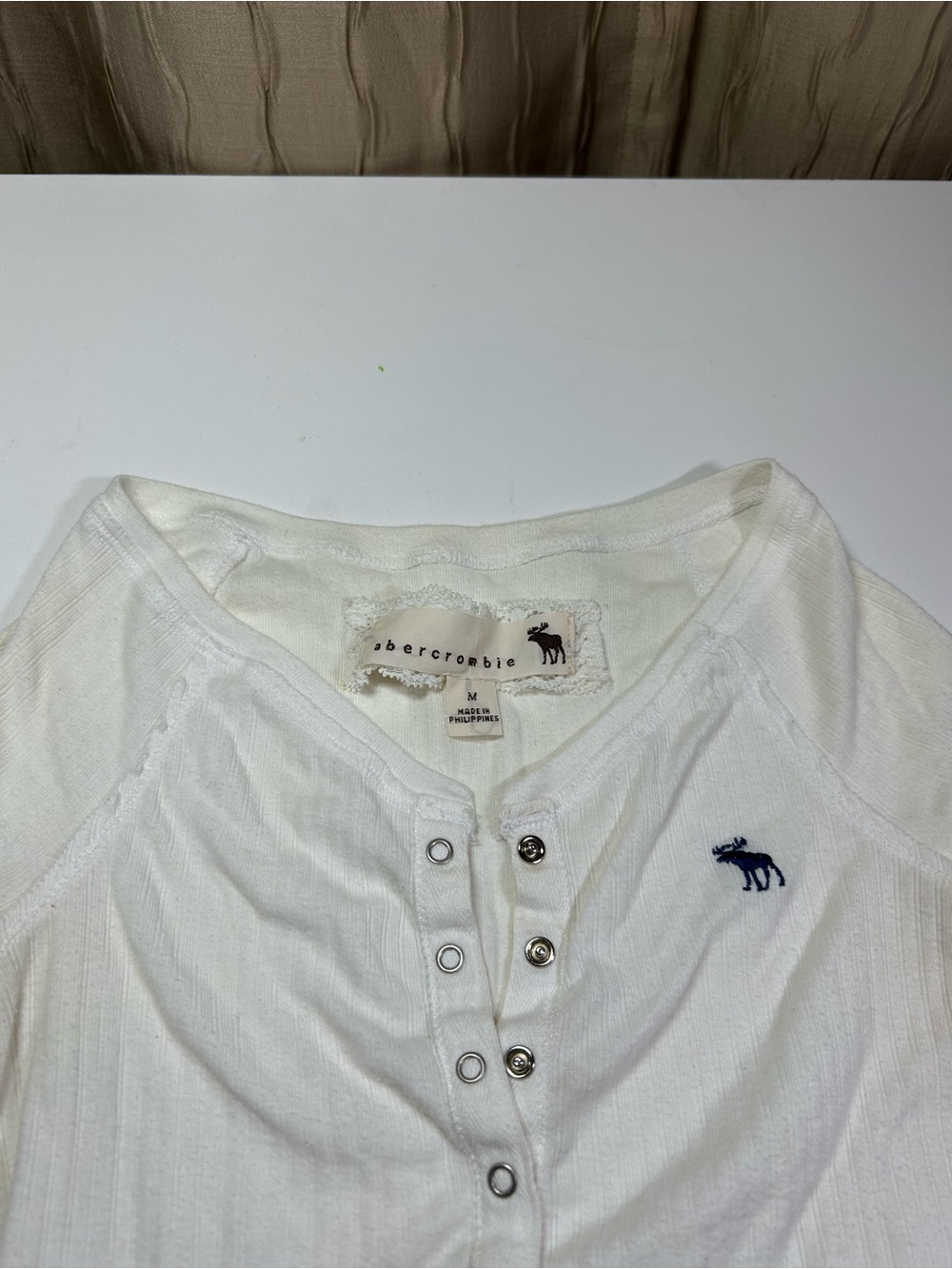 abercrombie kids Girl's M White Ribbed Short Sleeve Henley Snap Tee Vintage - Picture 2 of 9